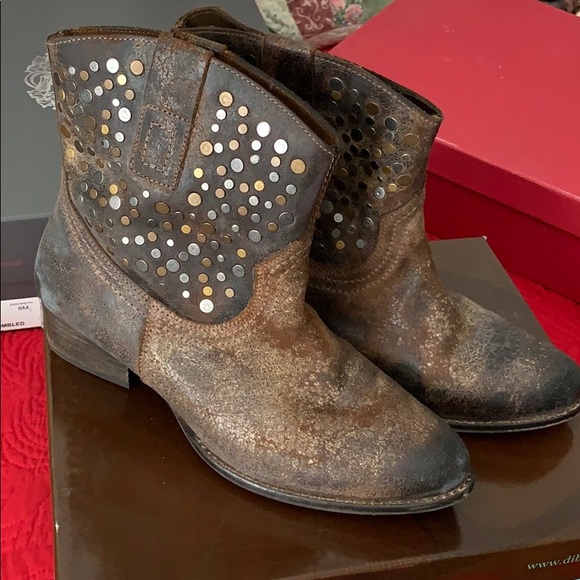 Diba.true Flying Solo studded bootie - small 8.5 fits like 7.5 - Picture 2 of 7